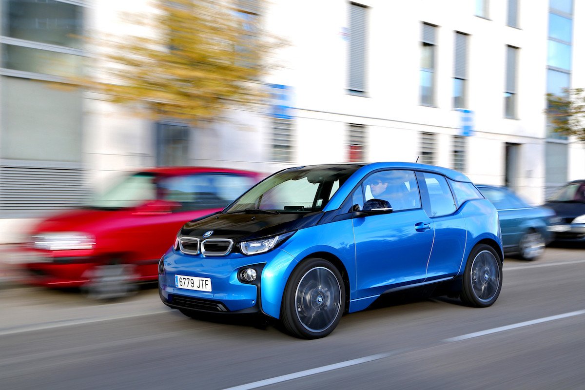 En 2025 BMW tendrá 25 coches eléctricos e híbridos enchufables