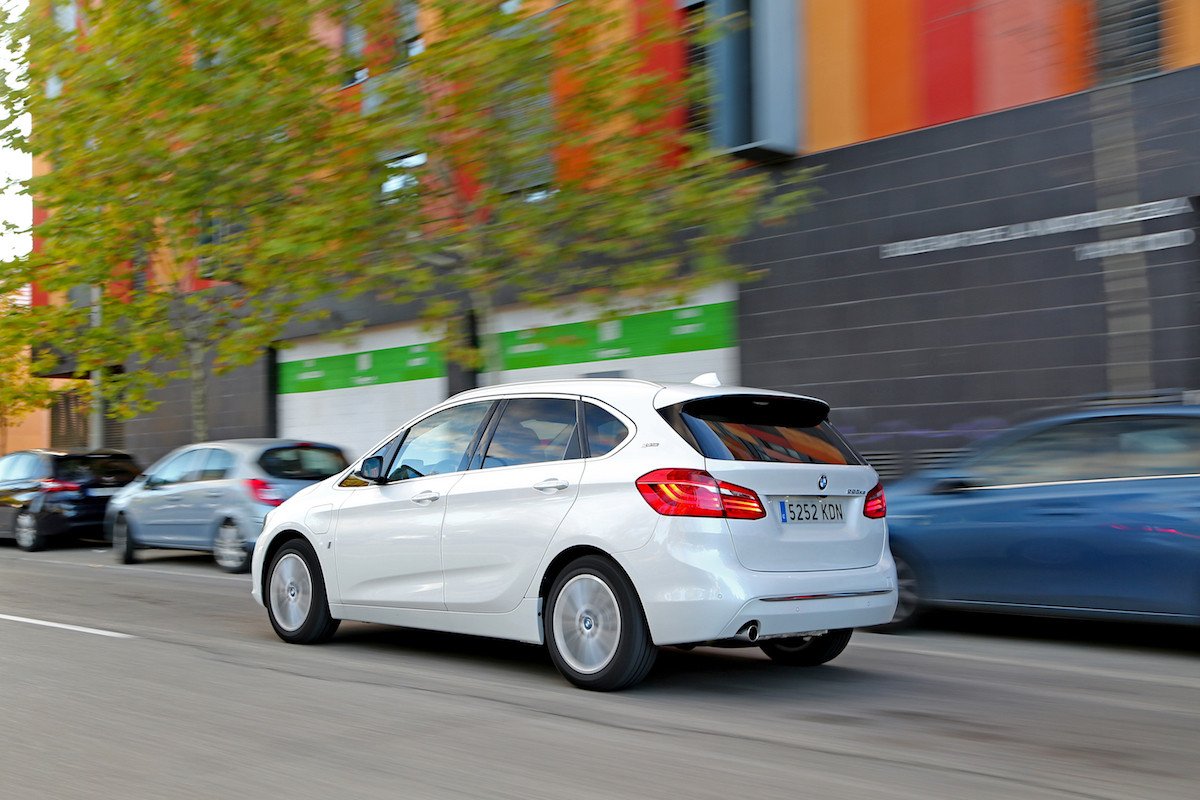 En 2025 BMW tendrá 25 coches eléctricos e híbridos enchufables