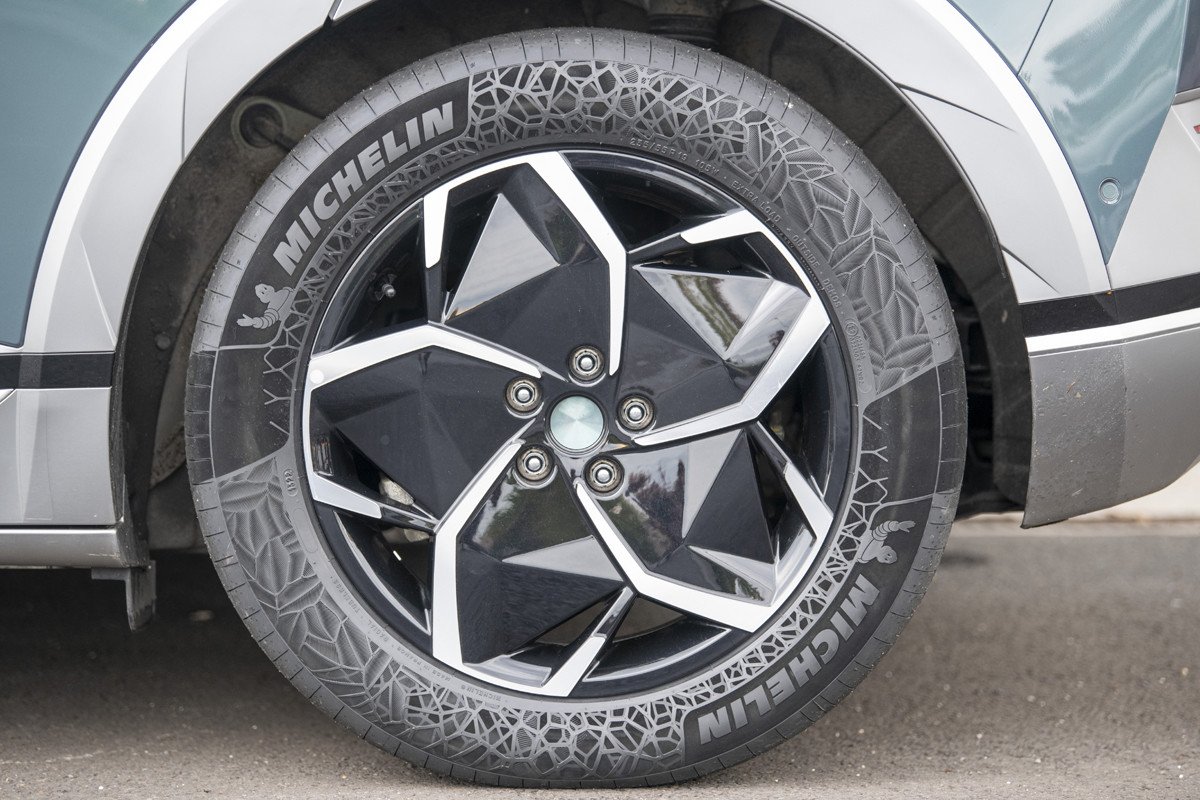 Michelin homologa dos neumáticos con 45 y 58 % de composición de materiales sostenibles