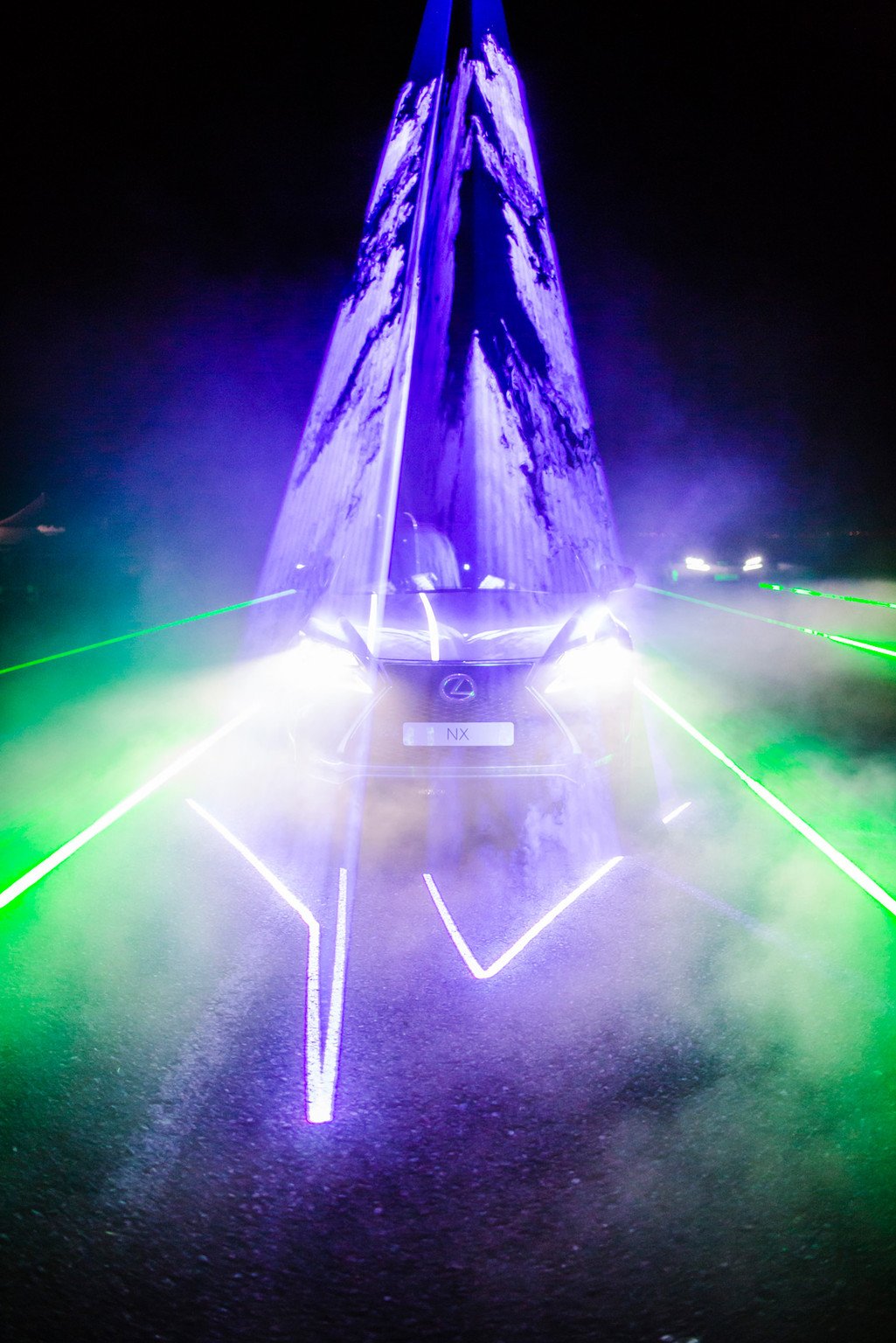 Vídeo: will.i.am mezcla una canción con tres Lexus NX