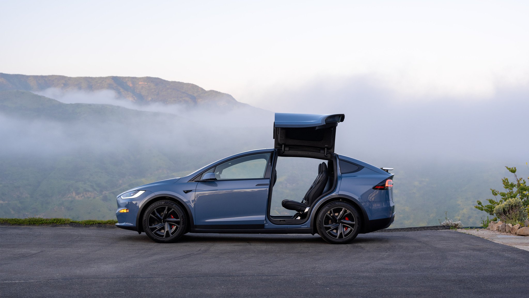 Tesla Model X 2025