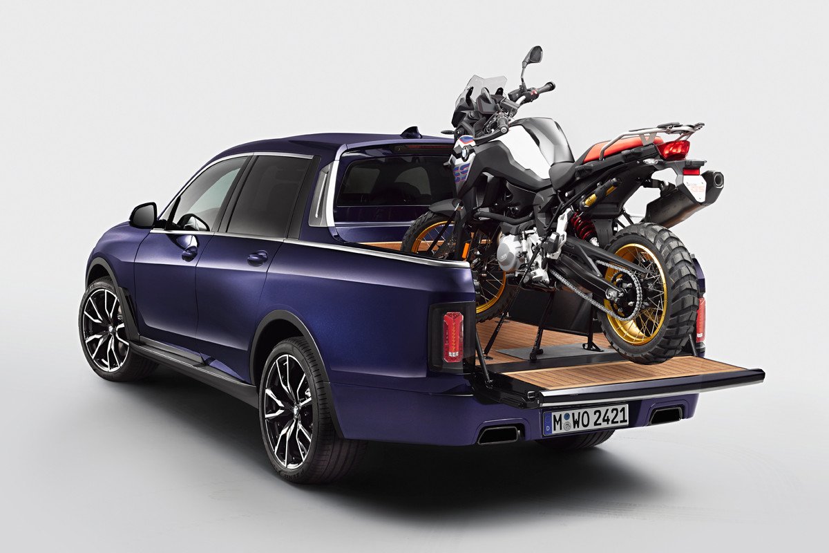 BMW X7 Pick-up, un proyecto de estudiantes con moto incluida