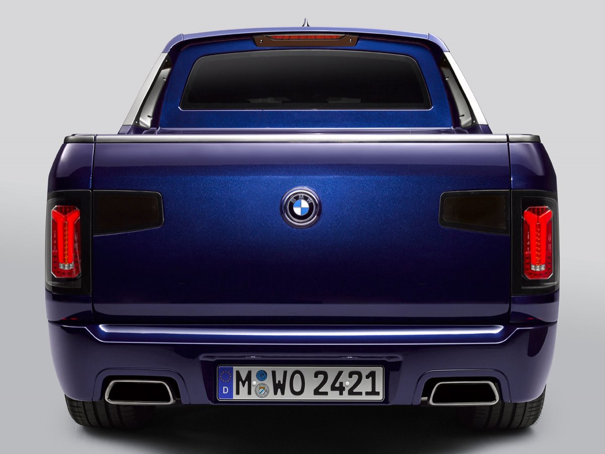 BMW X7 Pick-up, un proyecto de estudiantes con moto incluida