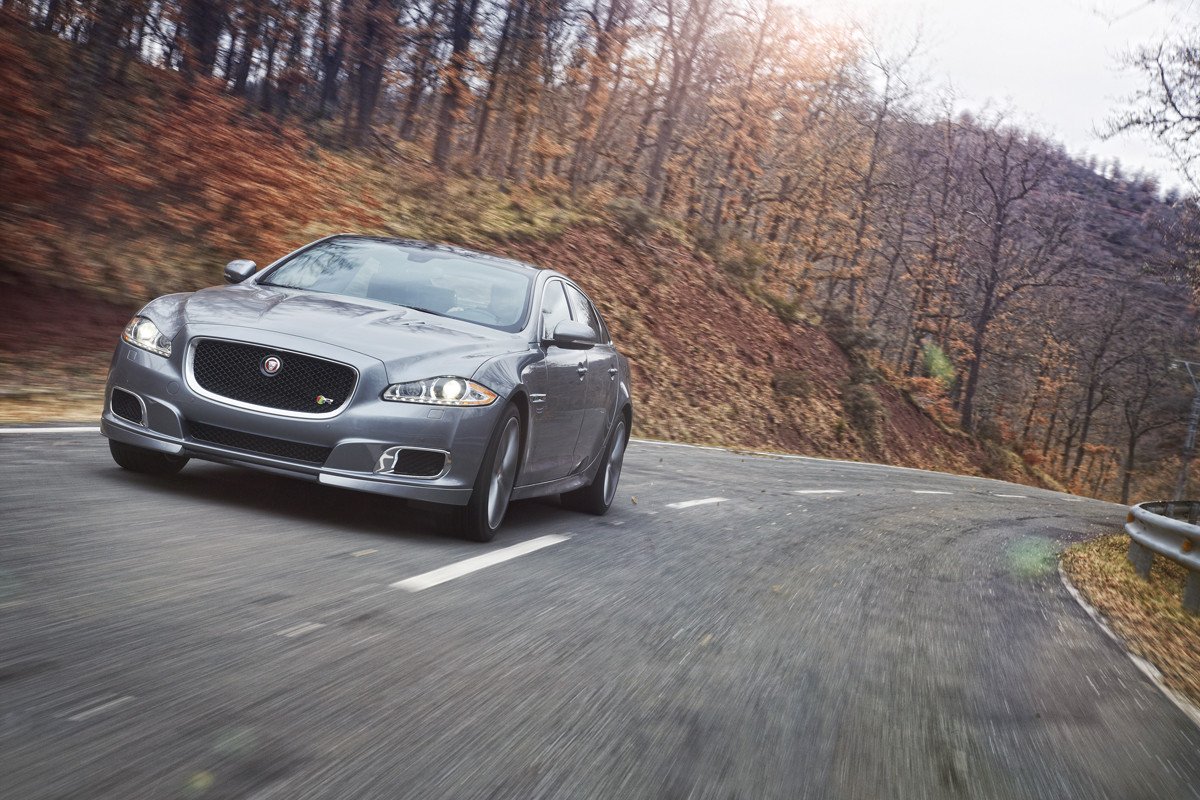 Jaguar XJR, ahora con fotos oficiales, video y todos los datos