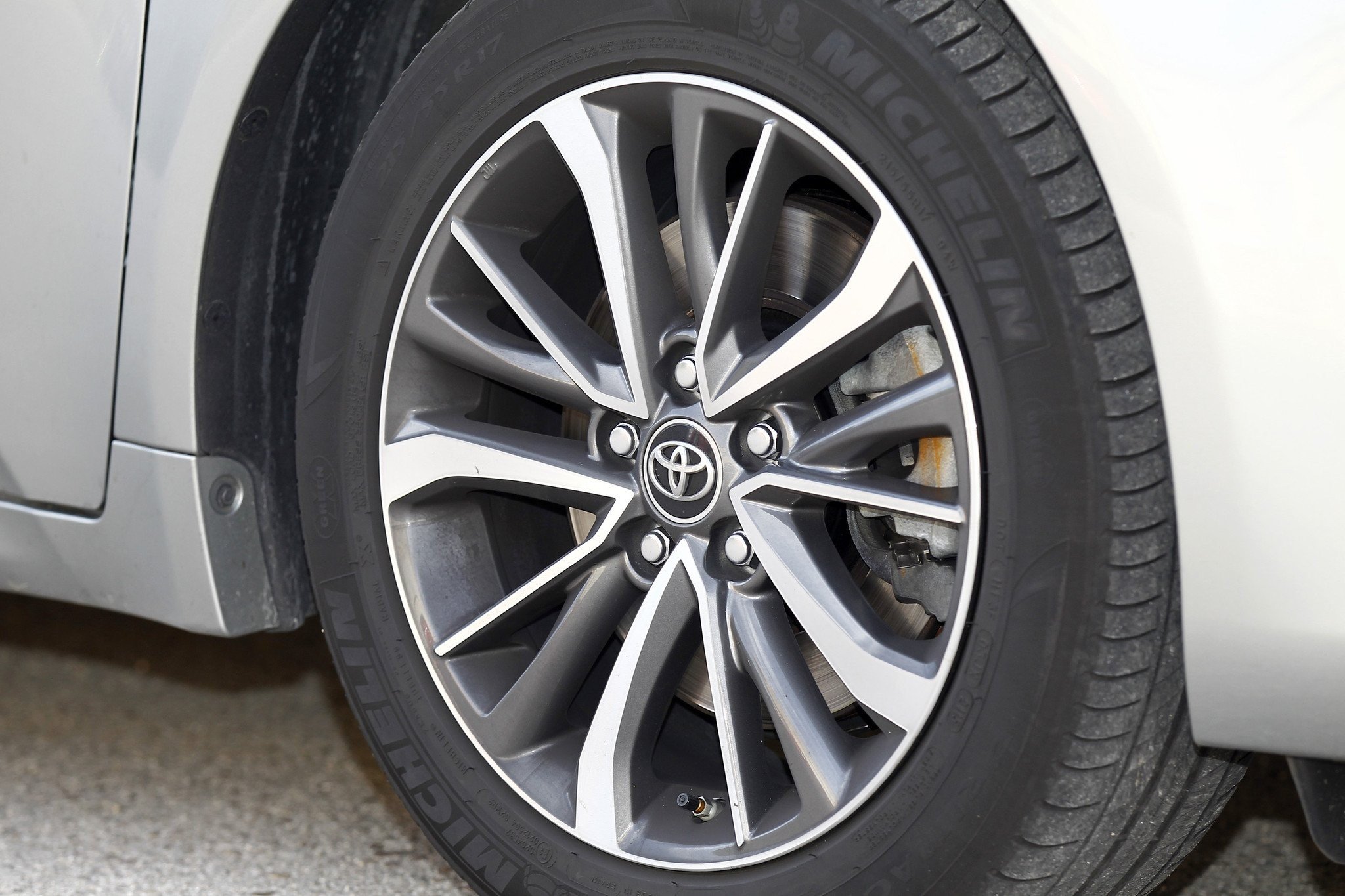 Prueba Toyota Avensis 2.0 D-4D, ¿La mejor berlina japonesa?