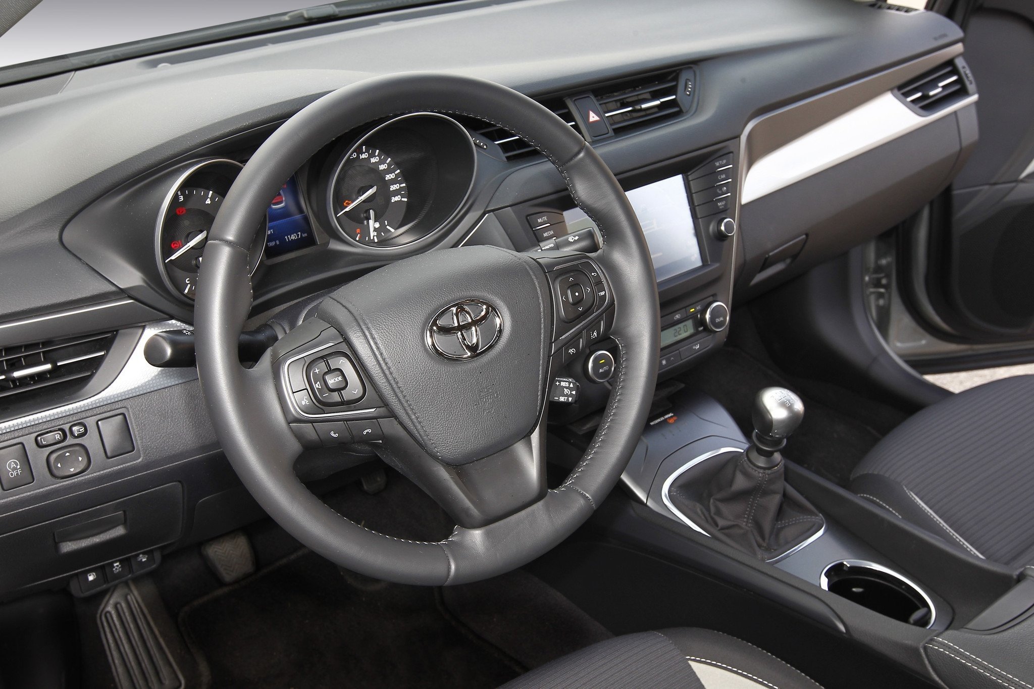 Prueba Toyota Avensis 2.0 D-4D, ¿La mejor berlina japonesa?