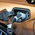 ¿Por qué la potencia de un híbrido encufable no es la suma de sus motores?