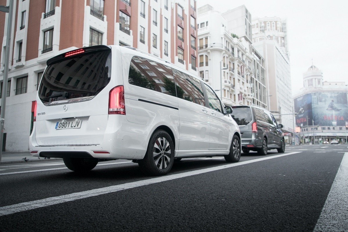 Mercedes se asocia con Rivian para hacer furgonetas 100% eléctricas