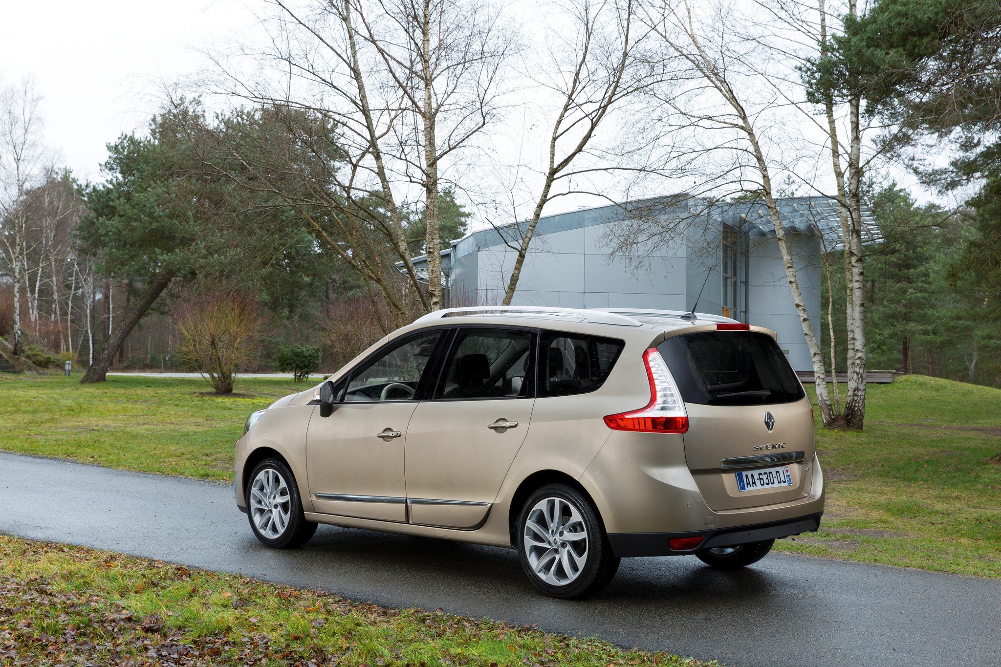 Nuevo look para el Renault Scénic y Grand Scénic
