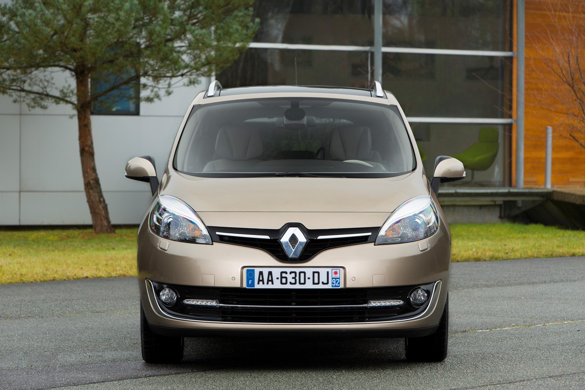 Nuevo look para el Renault Scénic y Grand Scénic