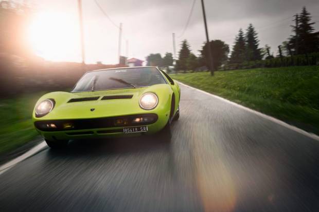 Te contamos la historia del color Verde Scandal de Lamborghini, con desnudo incluido