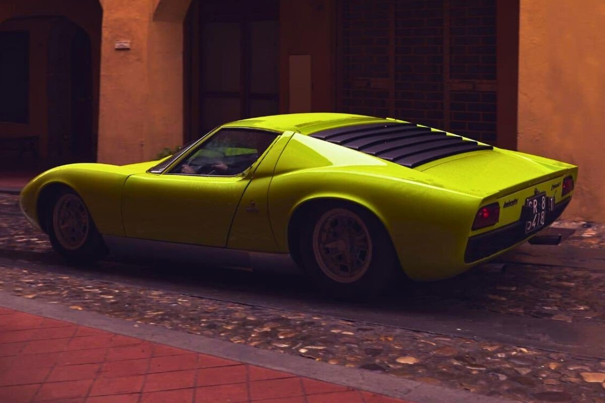 Te contamos la historia del color Verde Scandal de Lamborghini, con desnudo incluido