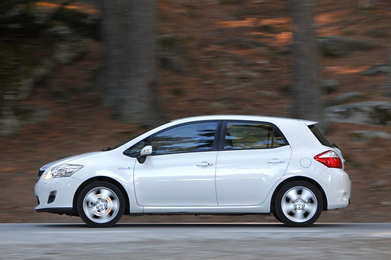 Comprar coche: ¿híbrido o diésel?