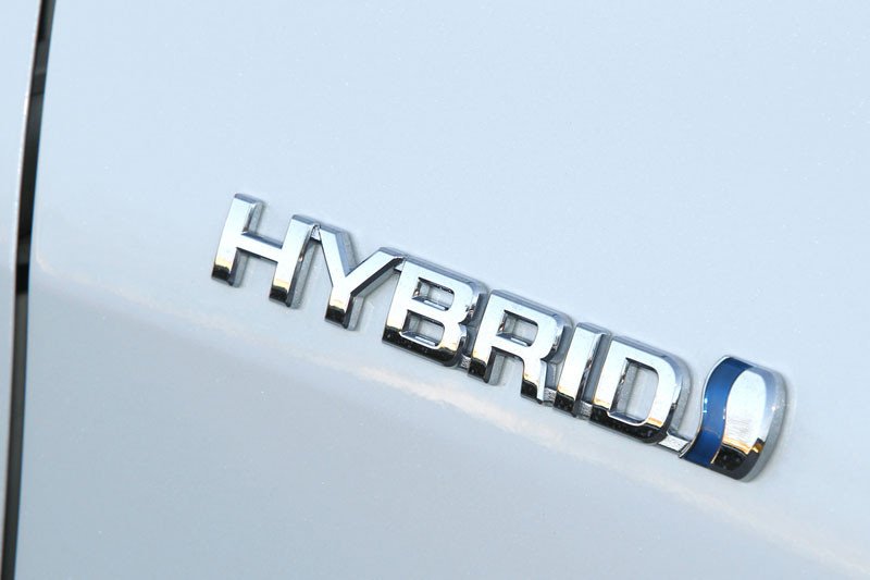 Comprar coche: ¿híbrido o diésel?