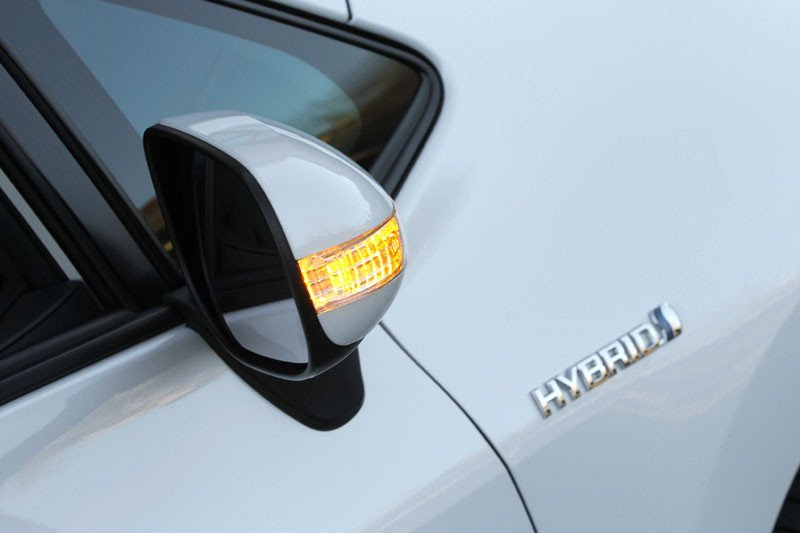 Comprar coche: ¿híbrido o diésel?