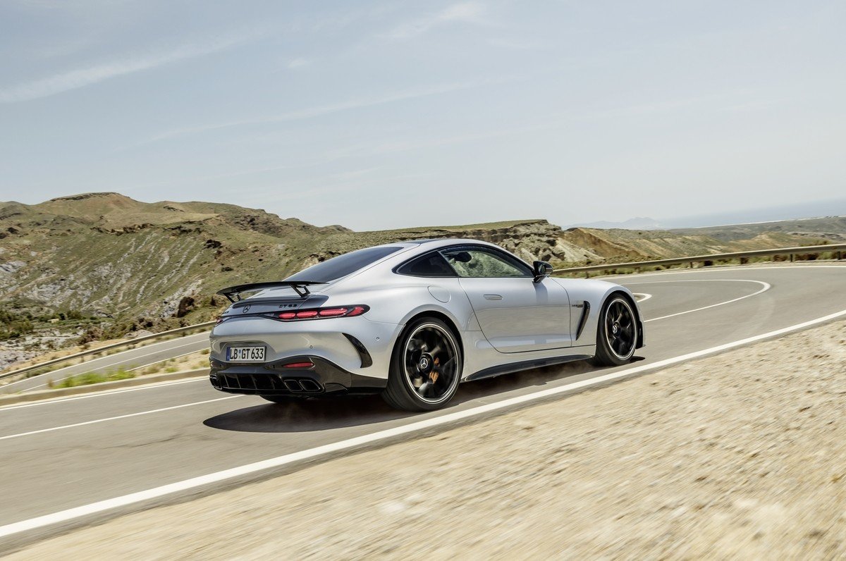 MERCEDES-AMG GT