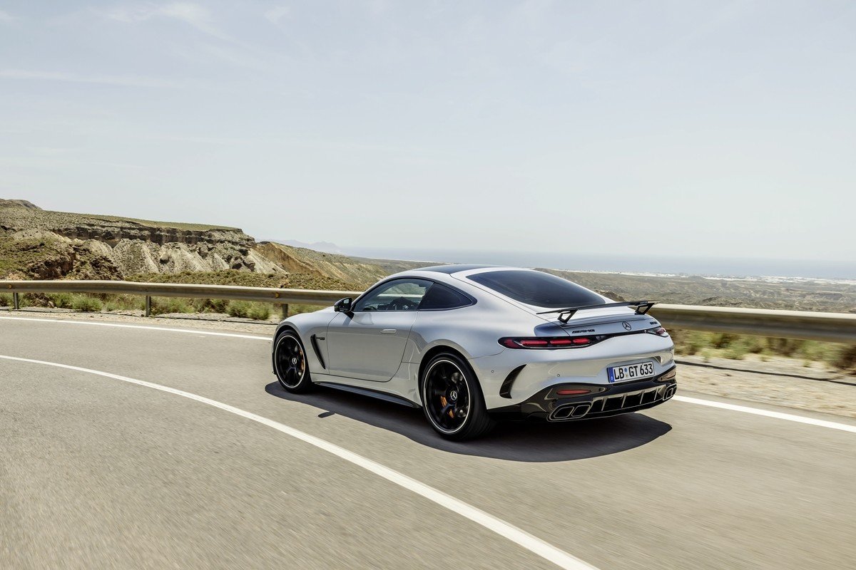 El Mercedes-AMG GT se actualiza y se convierte en un 2+2