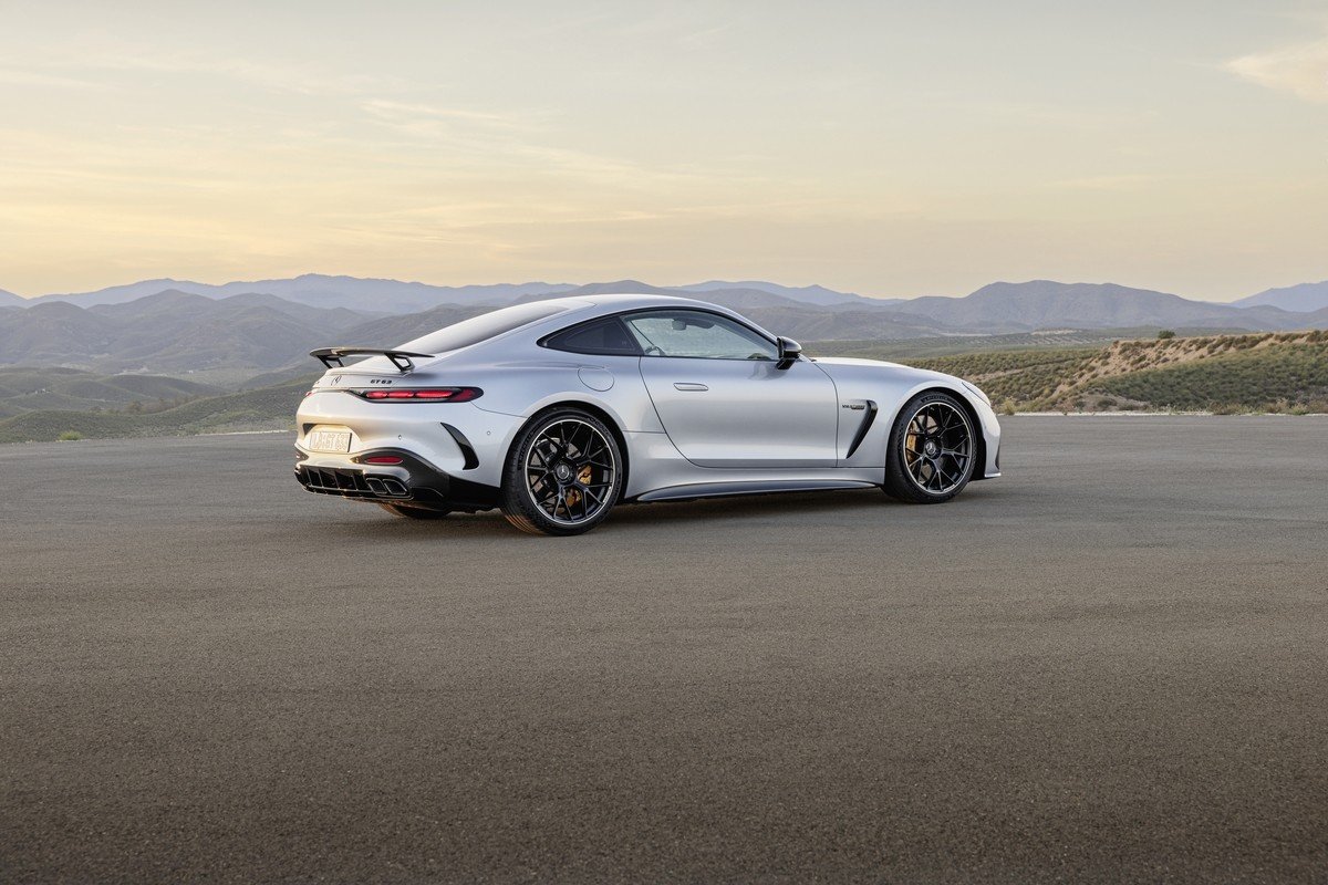 El Mercedes-AMG GT se actualiza y se convierte en un 2+2