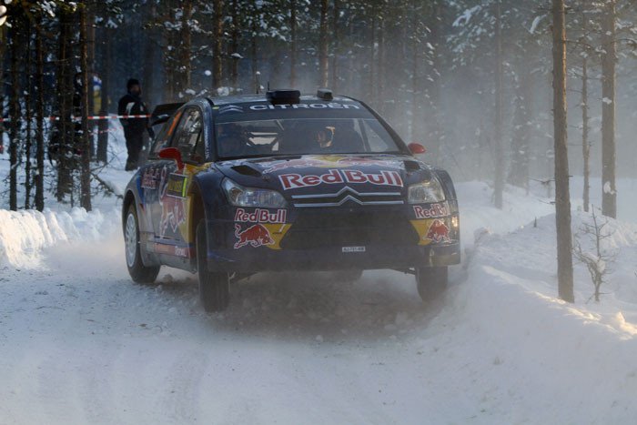 WRC: Rallye de Suecia, Hirvonen tumba a Loeb 