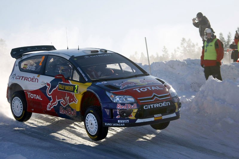 WRC: Rallye de Suecia, Hirvonen tumba a Loeb 