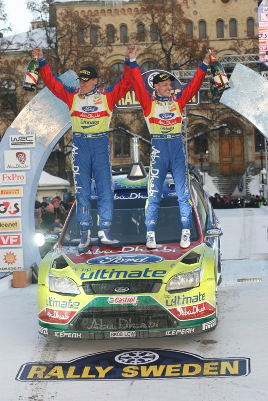 WRC: Rallye de Suecia, Hirvonen tumba a Loeb 