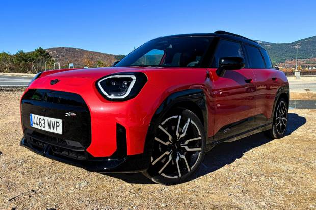 Prueba Mini Aceman: SUV eléctrico de más de 400 km de autonomía y etiqueta Cero