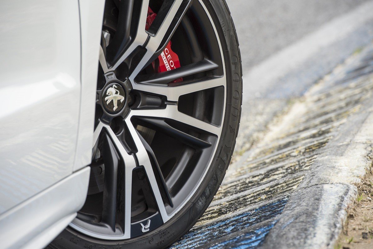 Prueba: Peugeot RCZ-R, preparado por Peugeot Sport