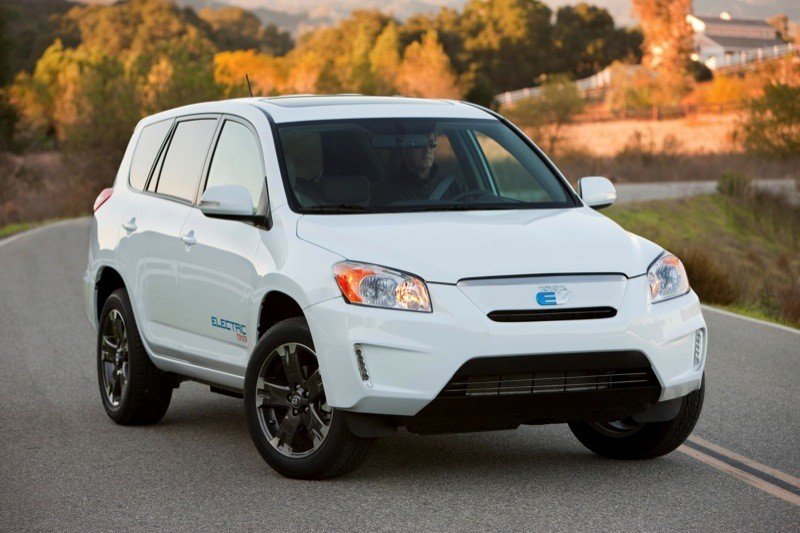 Toyota y Tesla sacan la versión eléctrica Toyota RAV4 EV