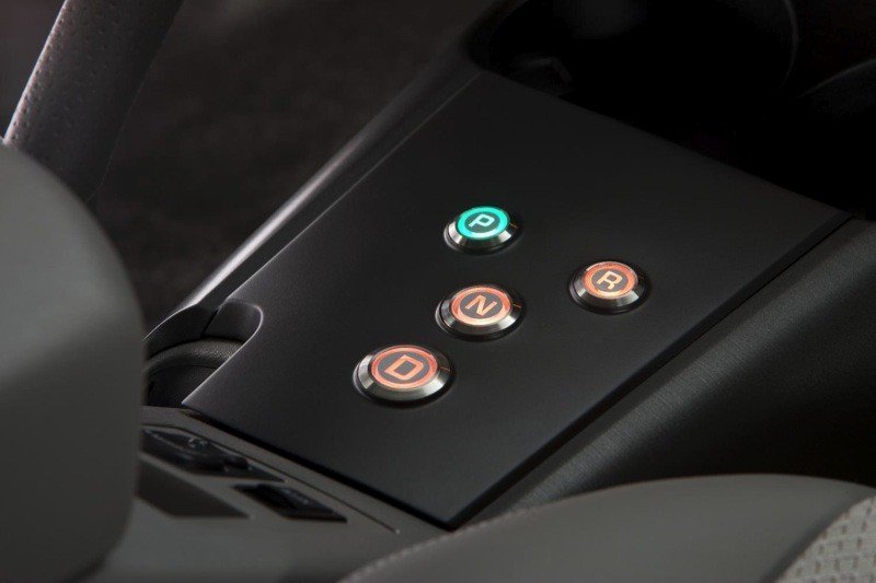 Toyota y Tesla sacan la versión eléctrica Toyota RAV4 EV