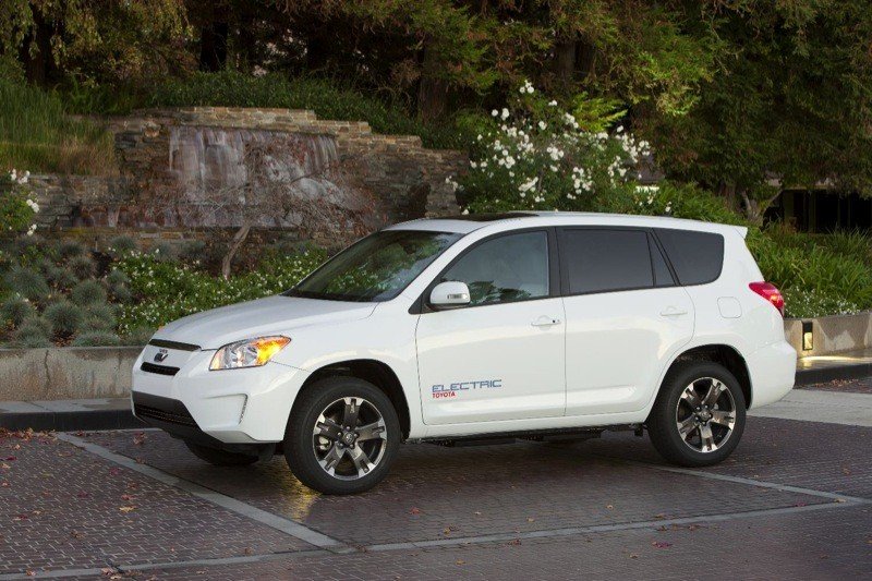 Toyota y Tesla sacan la versión eléctrica Toyota RAV4 EV