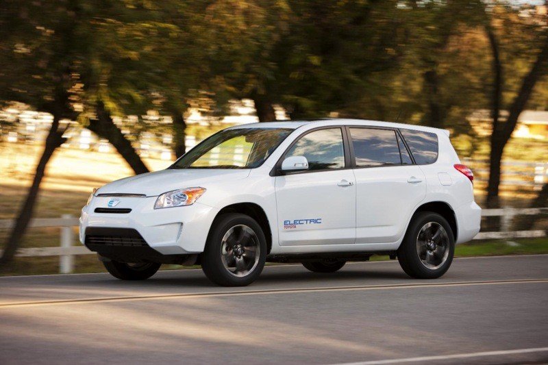 Toyota y Tesla sacan la versión eléctrica Toyota RAV4 EV