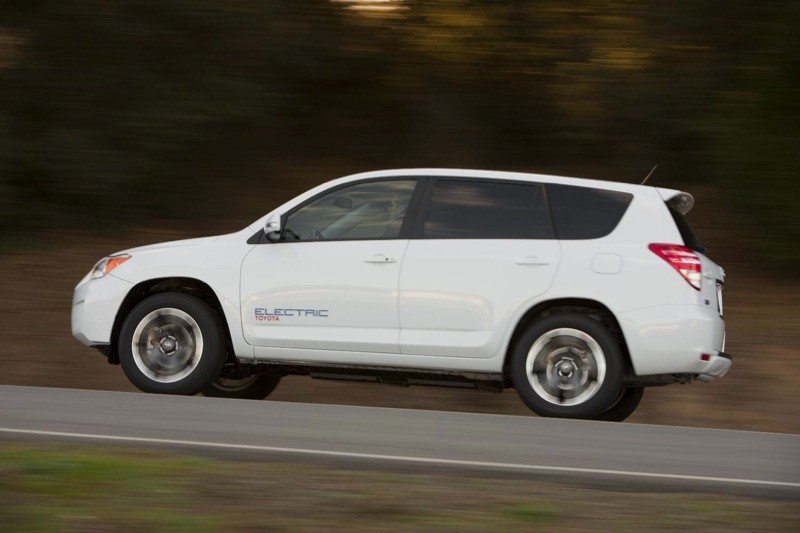 Toyota y Tesla sacan la versión eléctrica Toyota RAV4 EV