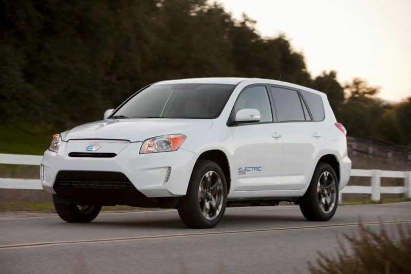 Toyota y Tesla sacan la versión eléctrica Toyota RAV4 EV