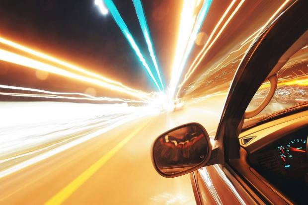 Cómo el uso responsable de los faros puede prevenir accidentes