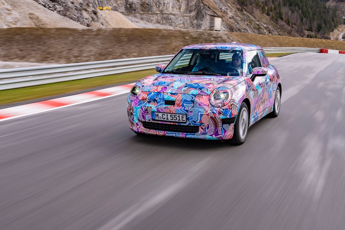 Pillado en fase de pruebas el próximo Mini Cooper eléctrico, que llegará con novedades
