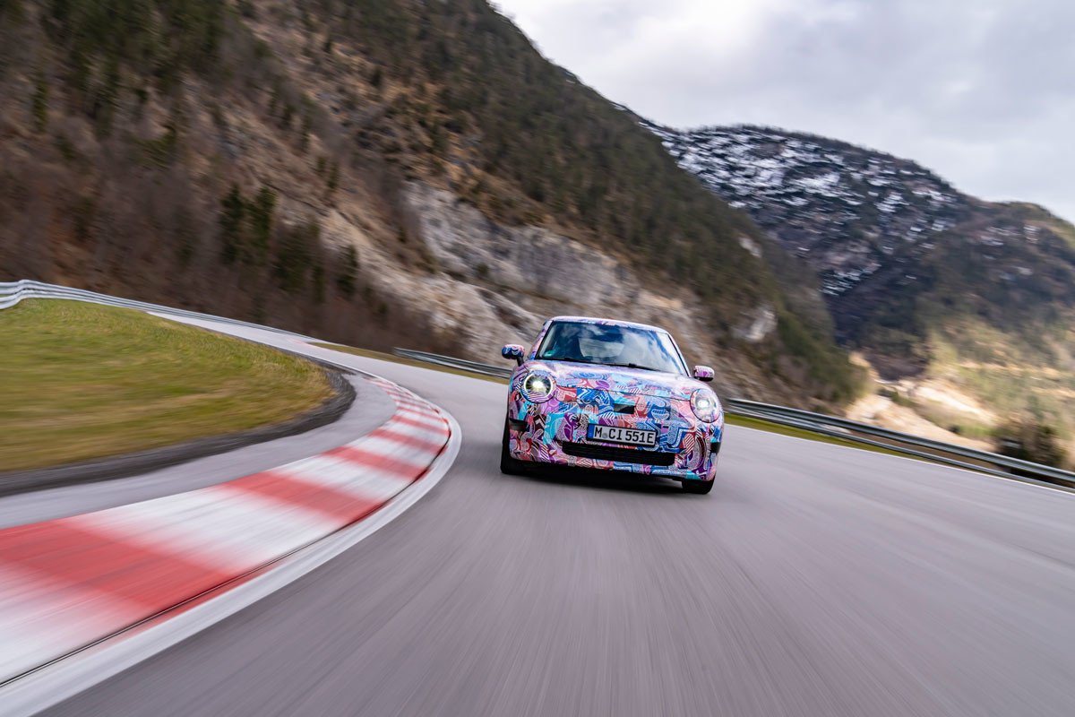 Pillado en fase de pruebas el próximo Mini Cooper eléctrico, que llegará con novedades
