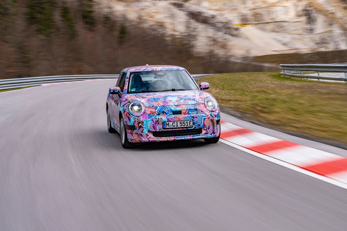 Pillado en fase de pruebas el próximo Mini Cooper eléctrico, que llegará con novedades