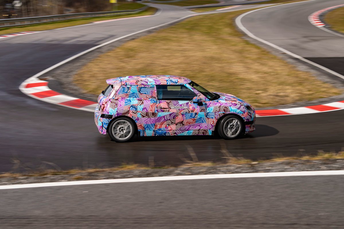 Pillado en fase de pruebas el próximo Mini Cooper eléctrico, que llegará con novedades