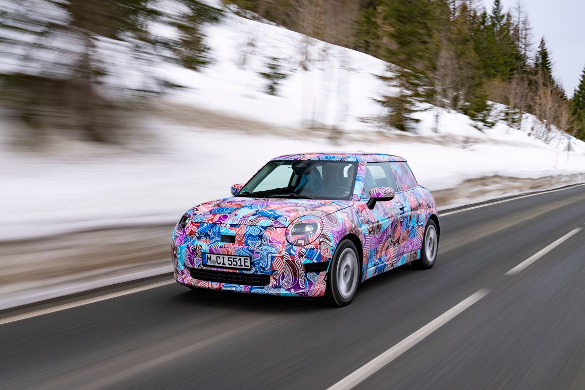 Pillado en fase de pruebas el próximo Mini Cooper eléctrico, que llegará con novedades