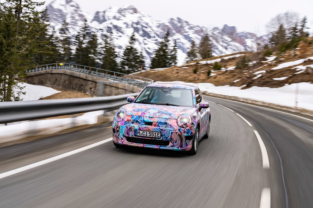 Pillado en fase de pruebas el próximo Mini Cooper eléctrico, que llegará con novedades