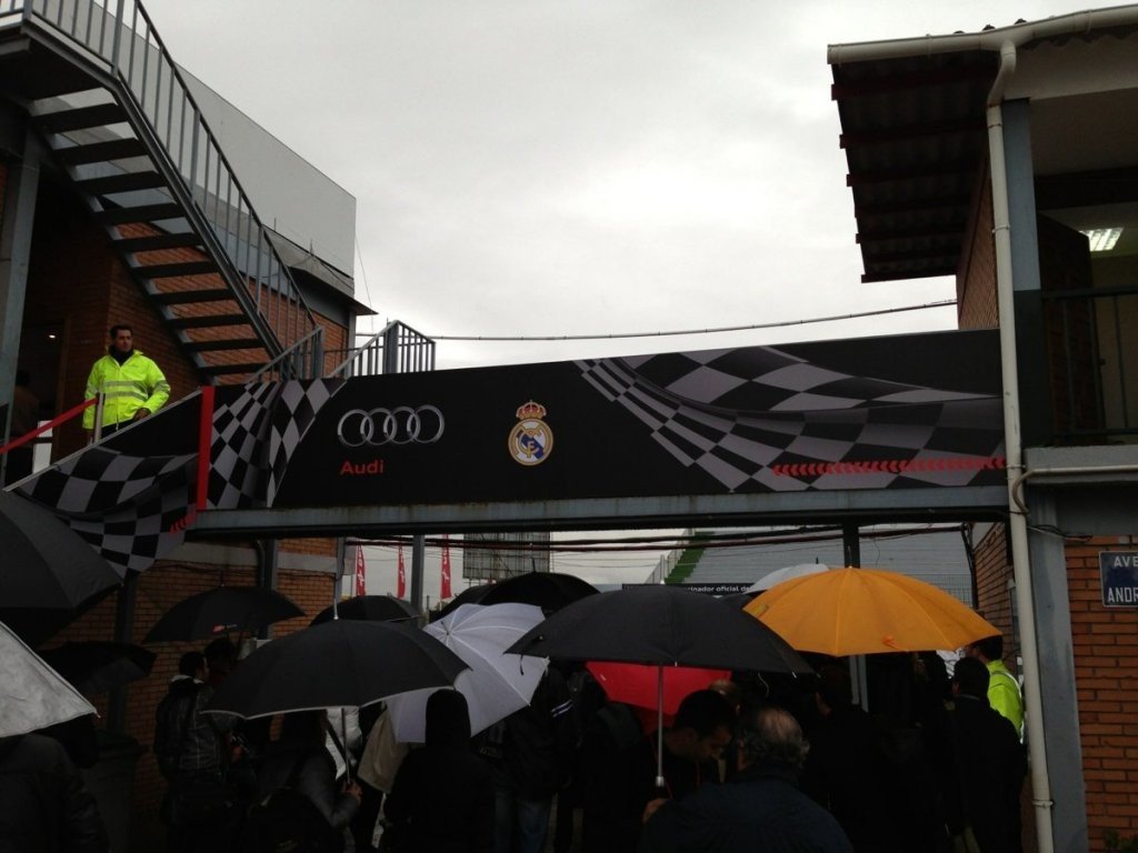 Audi entrega sus nuevos coches al Real Madrid en el Circuito del Jarama