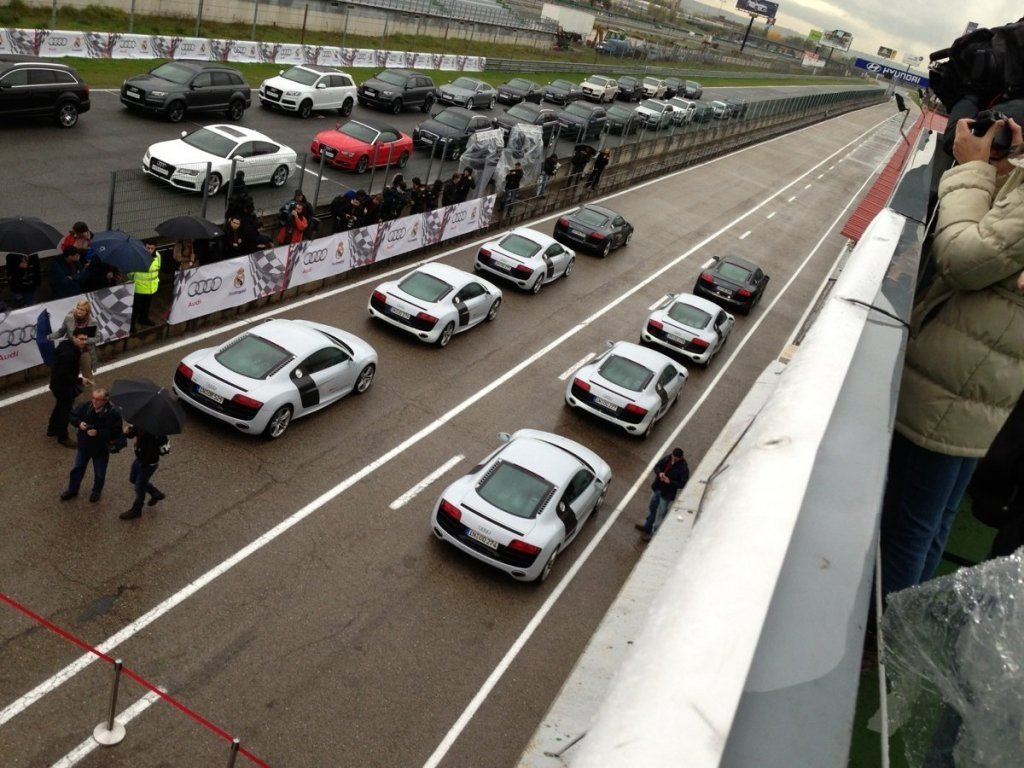 Audi entrega sus nuevos coches al Real Madrid en el Circuito del Jarama