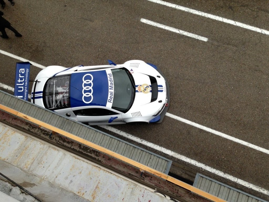 Audi entrega sus nuevos coches al Real Madrid en el Circuito del Jarama
