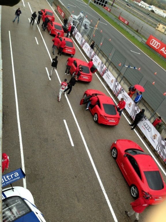 Audi entrega sus nuevos coches al Real Madrid en el Circuito del Jarama