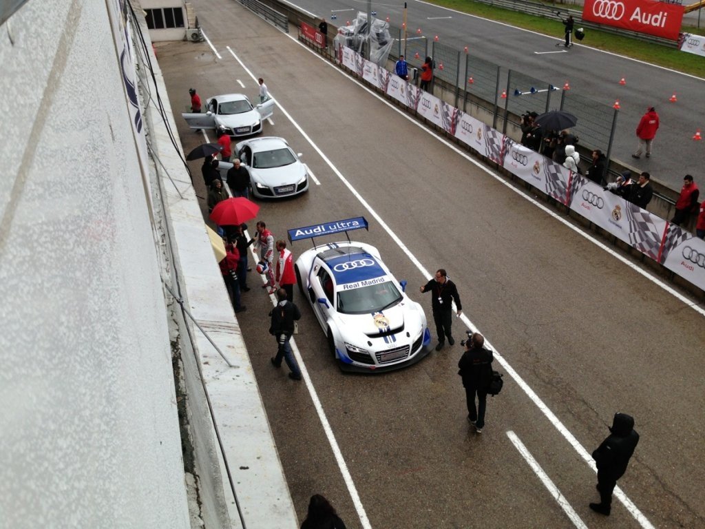 Audi entrega sus nuevos coches al Real Madrid en el Circuito del Jarama