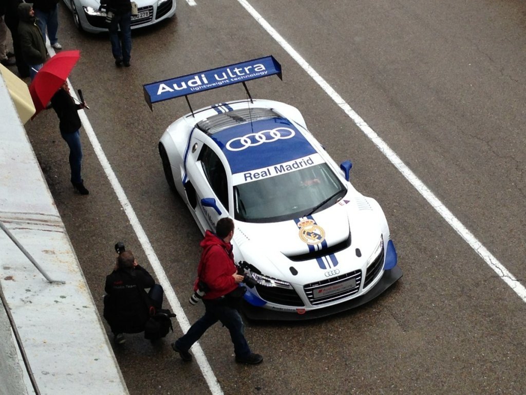 Audi entrega sus nuevos coches al Real Madrid en el Circuito del Jarama