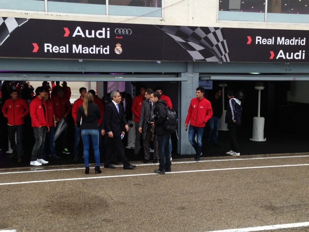 Audi entrega sus nuevos coches al Real Madrid en el Circuito del Jarama