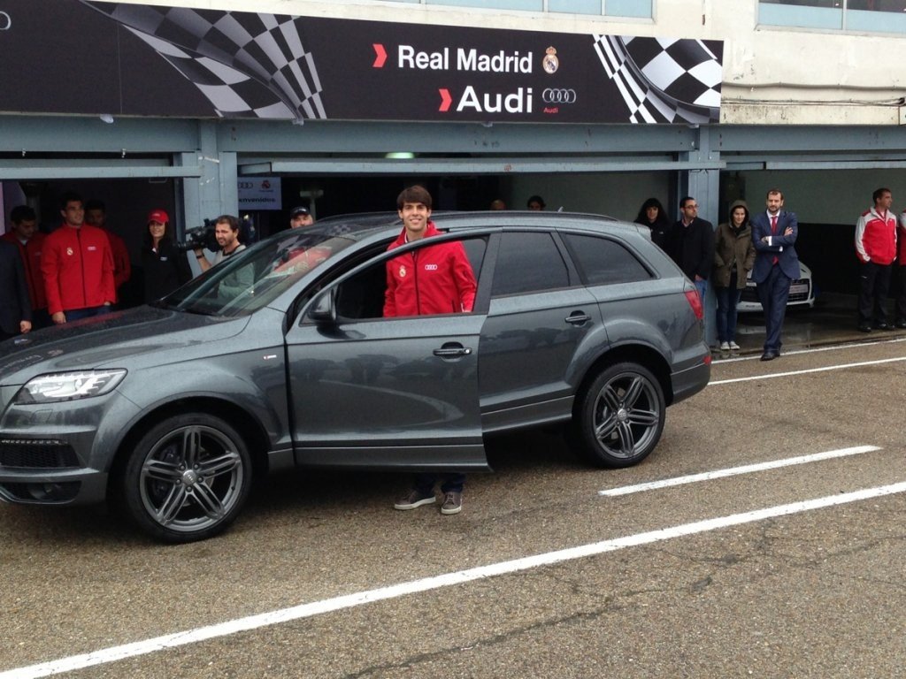 Audi entrega sus nuevos coches al Real Madrid en el Circuito del Jarama