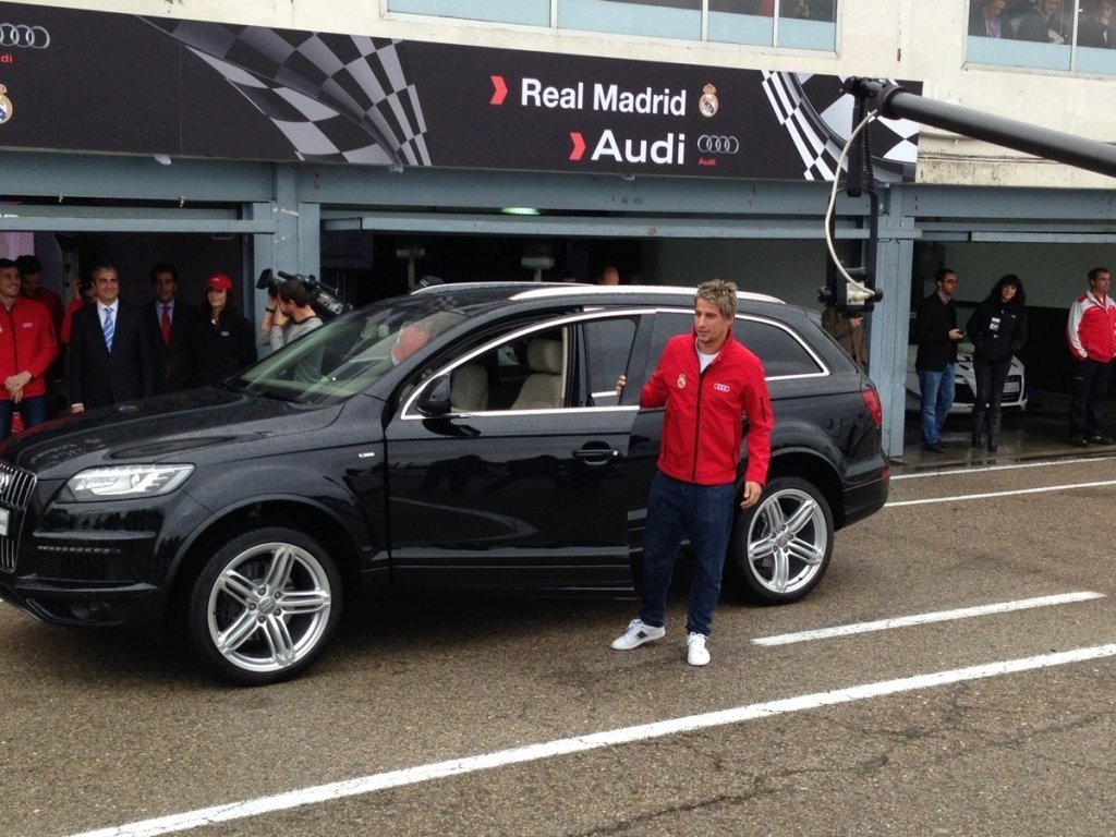 Audi entrega sus nuevos coches al Real Madrid en el Circuito del Jarama