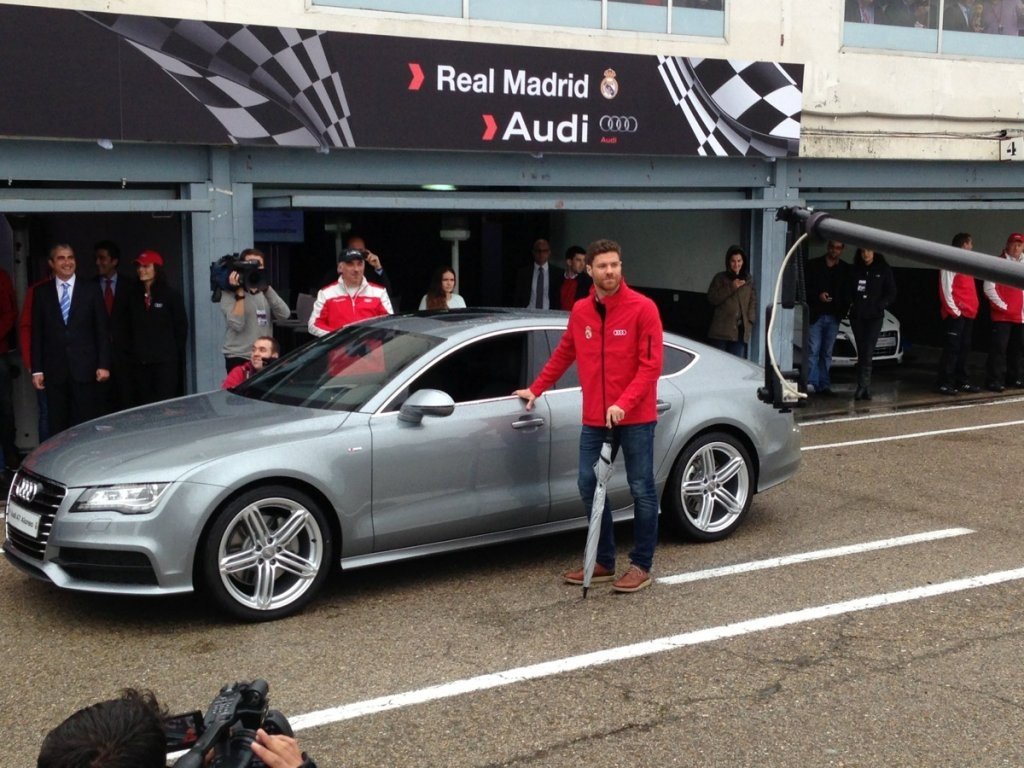 Audi entrega sus nuevos coches al Real Madrid en el Circuito del Jarama